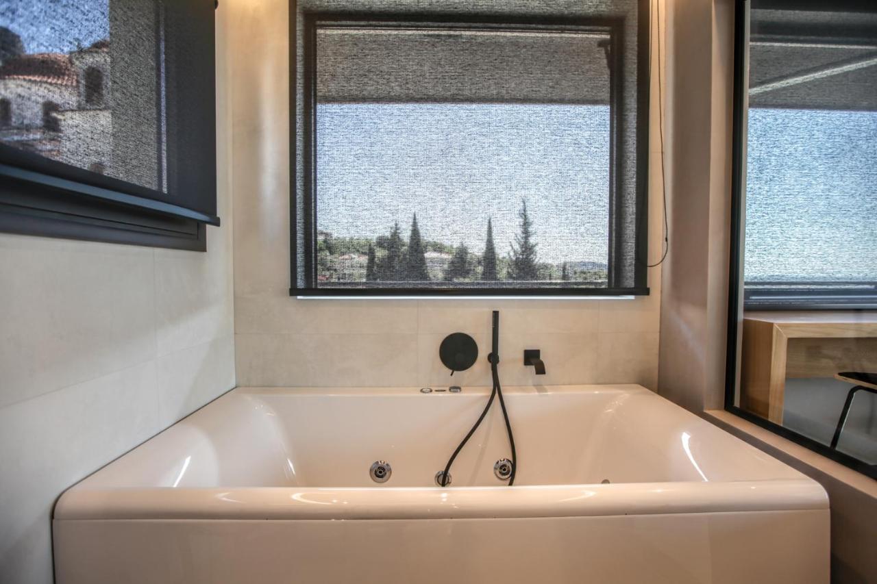 Meteora Heaven And Earth Premium Suites - Adults Friendly Калампака Екстериор снимка