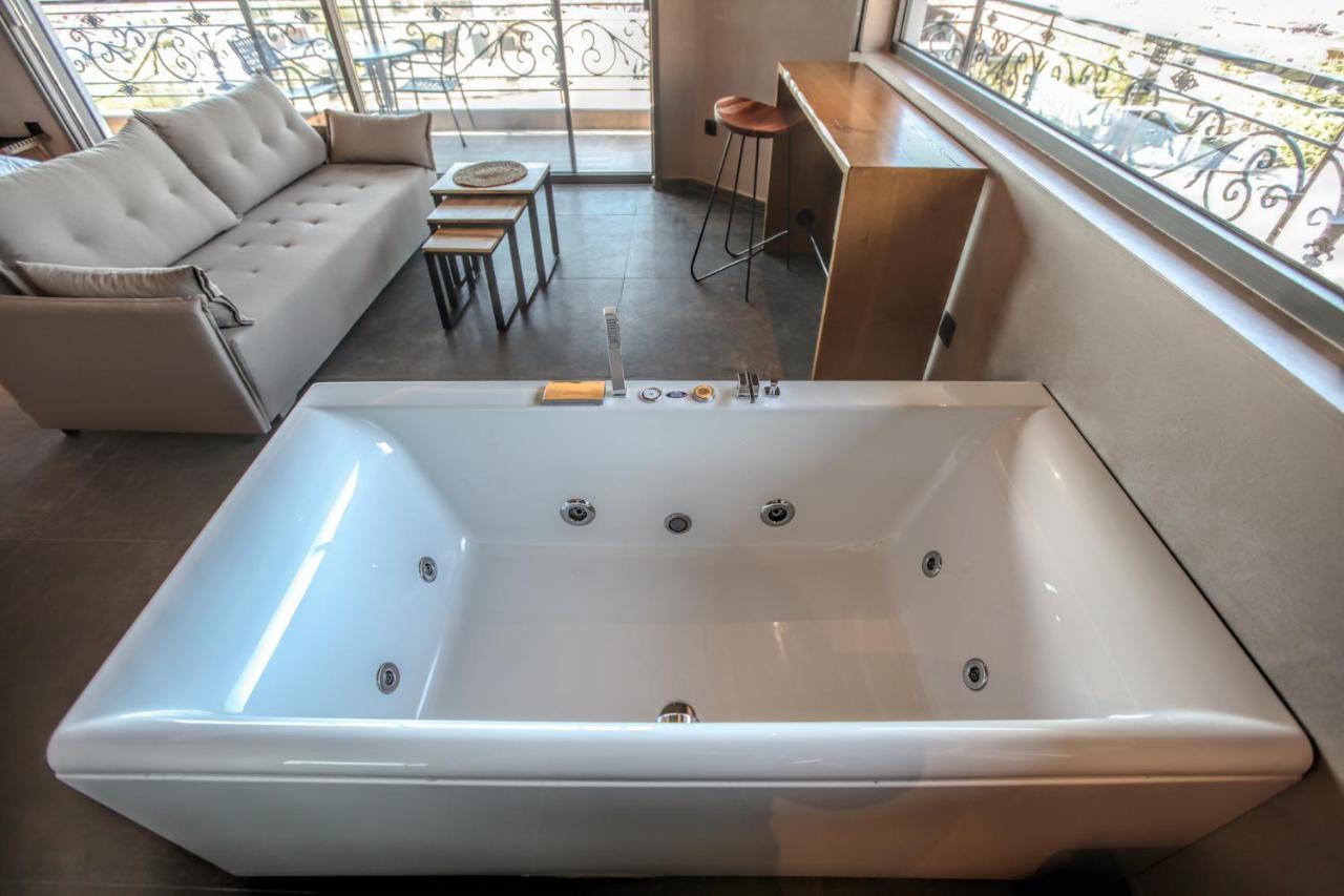 Meteora Heaven And Earth Premium Suites - Adults Friendly Калампака Екстериор снимка